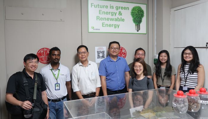 Plant visit from Lianhe Zaobao reporters